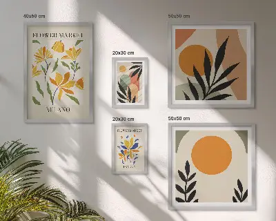 Tavelvägg med 5 tavlor med motiv av abstrakta blommor i boho-stil