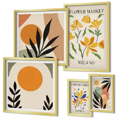 Tavelvägg med 5 tavlor med motiv av abstrakta blommor i boho-stil