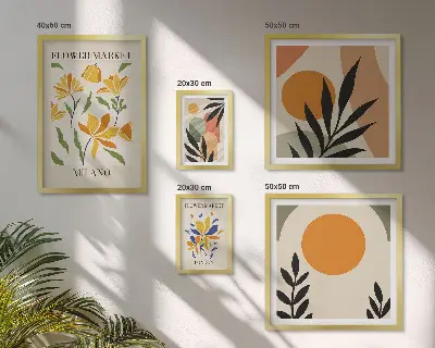 Tavelvägg med 5 tavlor med motiv av abstrakta blommor i boho-stil