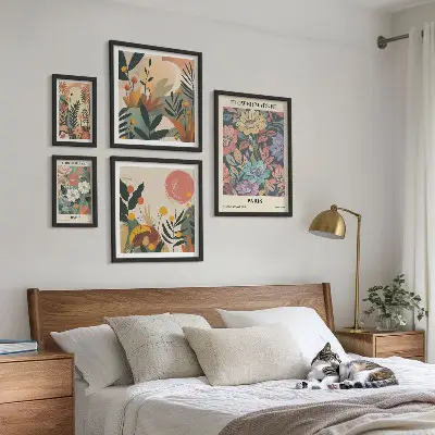 Tavelset med väggdekoration med blommotiv från Paris och London