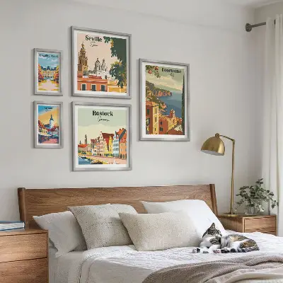 Tavelvägg med 5 tavlor motiv med europeiska stadslandskap