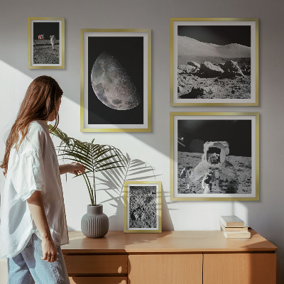 Väggdekoration tavelset Astronauternas månlandskap
