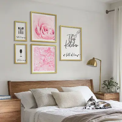 Tavelvägg med 5 tavlor köksinspiration med rosor
