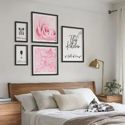 Tavelvägg med 5 tavlor köksinspiration med rosor
