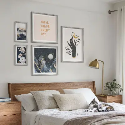 Tavelvägg med 5 tavlor i boho-stil med motiv av natur och budskap