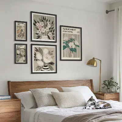 Tavelvägg med 5 tavlor med retro vintage blomstermotiv