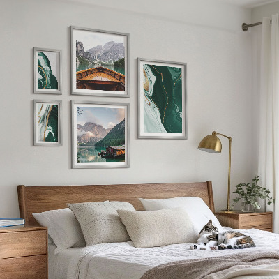 Tavelvägg med 5 tavlor Gröna landskap, vatten, berg