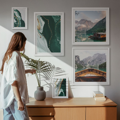 Tavelvägg med 5 tavlor Gröna landskap, vatten, berg