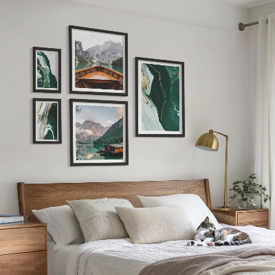 Tavelvägg med 5 tavlor Gröna landskap, vatten, berg