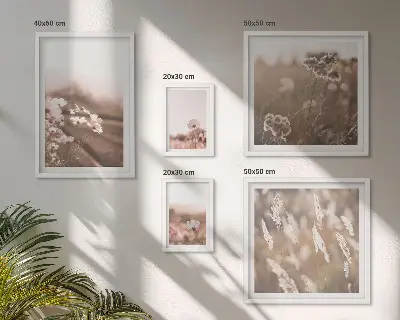 Blommotiv av delikat natur set om 5 tavlor