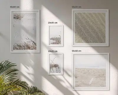 Tavelvägg med 5 tavlor med minimalistiska strandmotiv