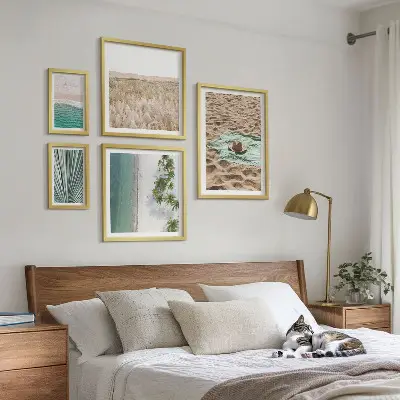 Tropisk strandutsikt set om 5 tavlor