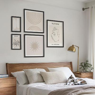 Tavelvägg med 5 tavlor Minimalistiska konstlinjer