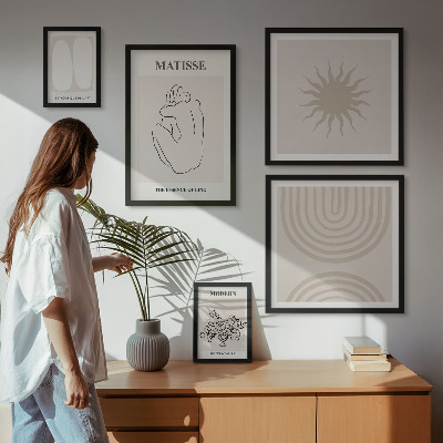 Tavelvägg med 5 tavlor Minimalistiska konstlinjer