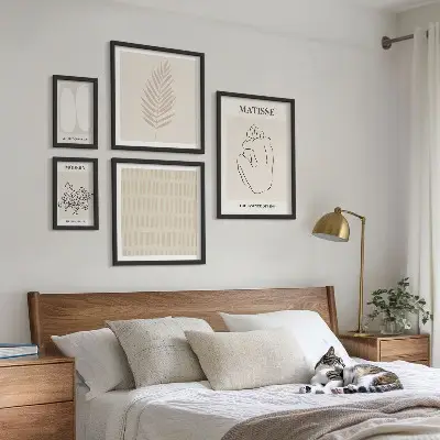 Tavelset med väggdekoration i minimalistisk stil