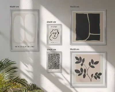 Tavelvägg med 5 tavlor med snygg minimalistisk grafik i linjer