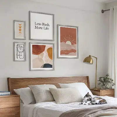 Tavelset väggdekoration med snygg abstrakt solgrafik