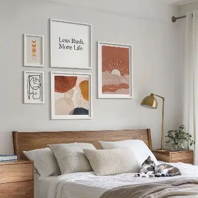 Tavelset väggdekoration med snygg abstrakt solgrafik