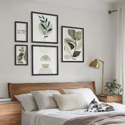 Tavelvägg med 5 tavlor snygg grafik för växtinteriör