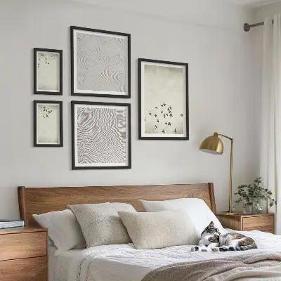 Minimalistisk fågelmålning tavelvägg med 5 tavlor
