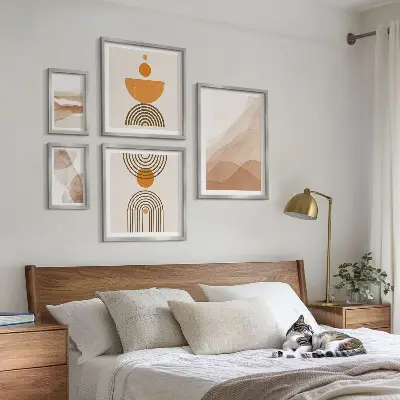 Tavelvägg med 5 tavlor strukturer i minimalistiska nyanser
