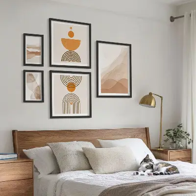 Tavelvägg med 5 tavlor strukturer i minimalistiska nyanser