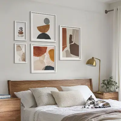 Abstrakta målningar set om 5 tavlor
