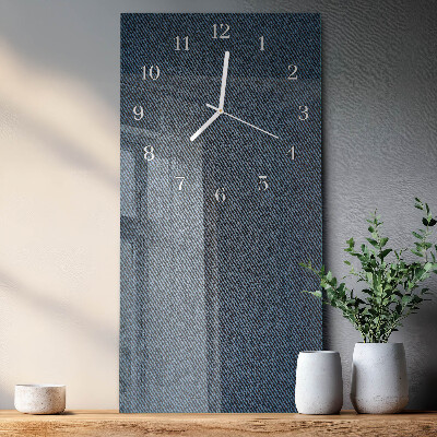 Vertikal klocka i glas Plast
