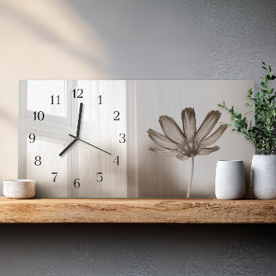 Horisontell klocka i glas En blomma har slagit ut